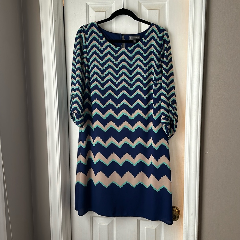 Luxology Dress with button sleeves, knee length